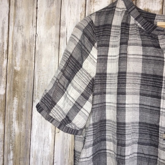 Universal Thread Grey Plaid Button Down - Picture 3 of 5